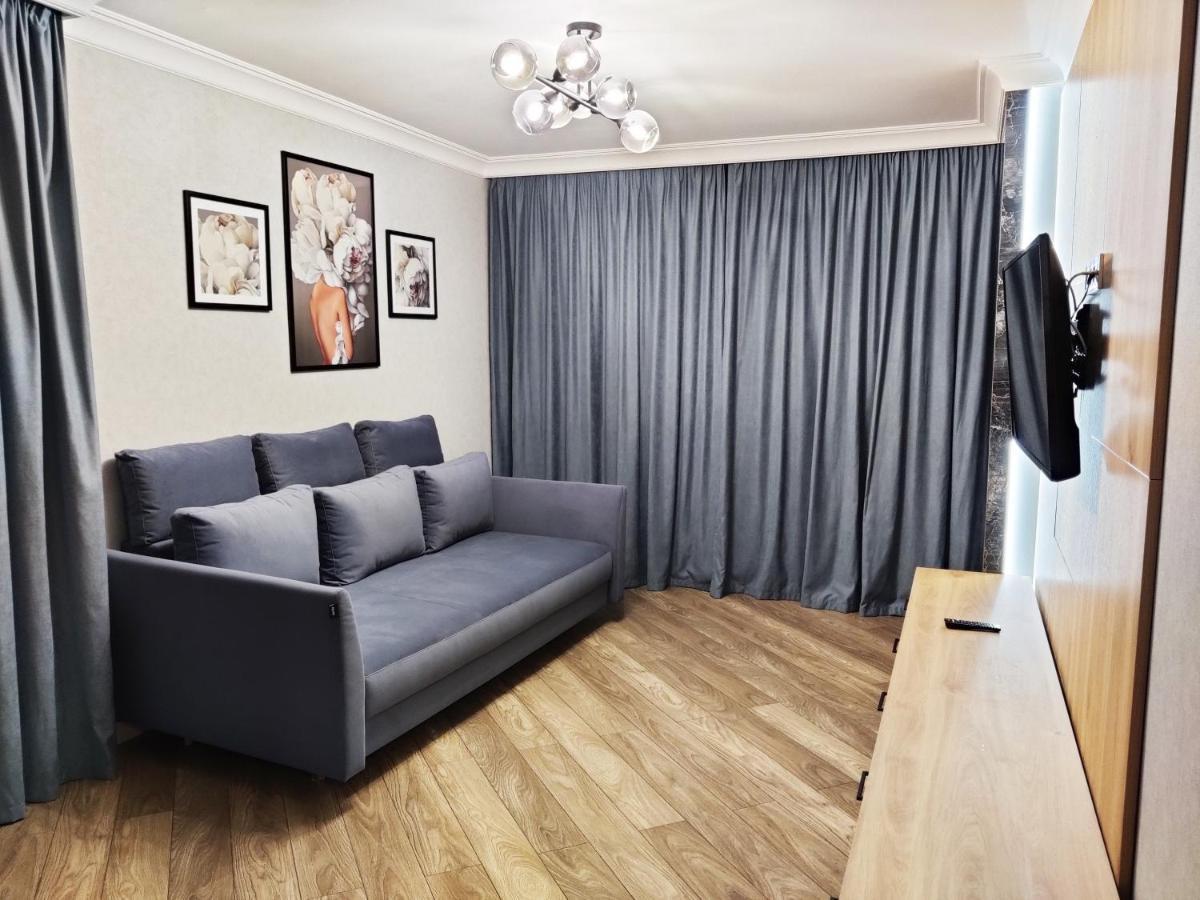 On Bohdana Havrylyshyna Apartment Kyiv